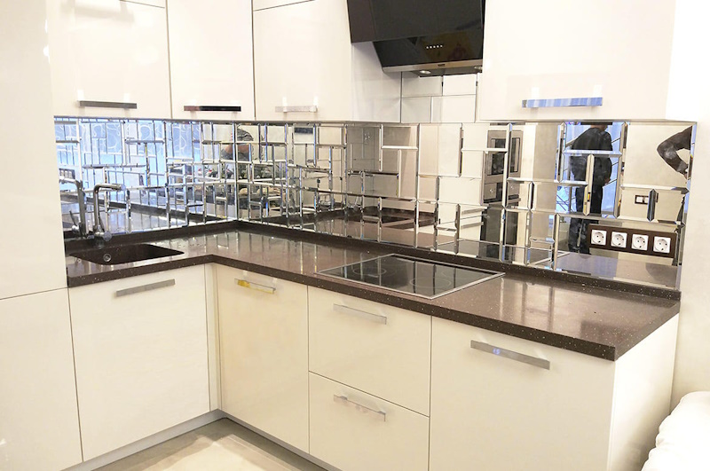 Зеркальный фартук